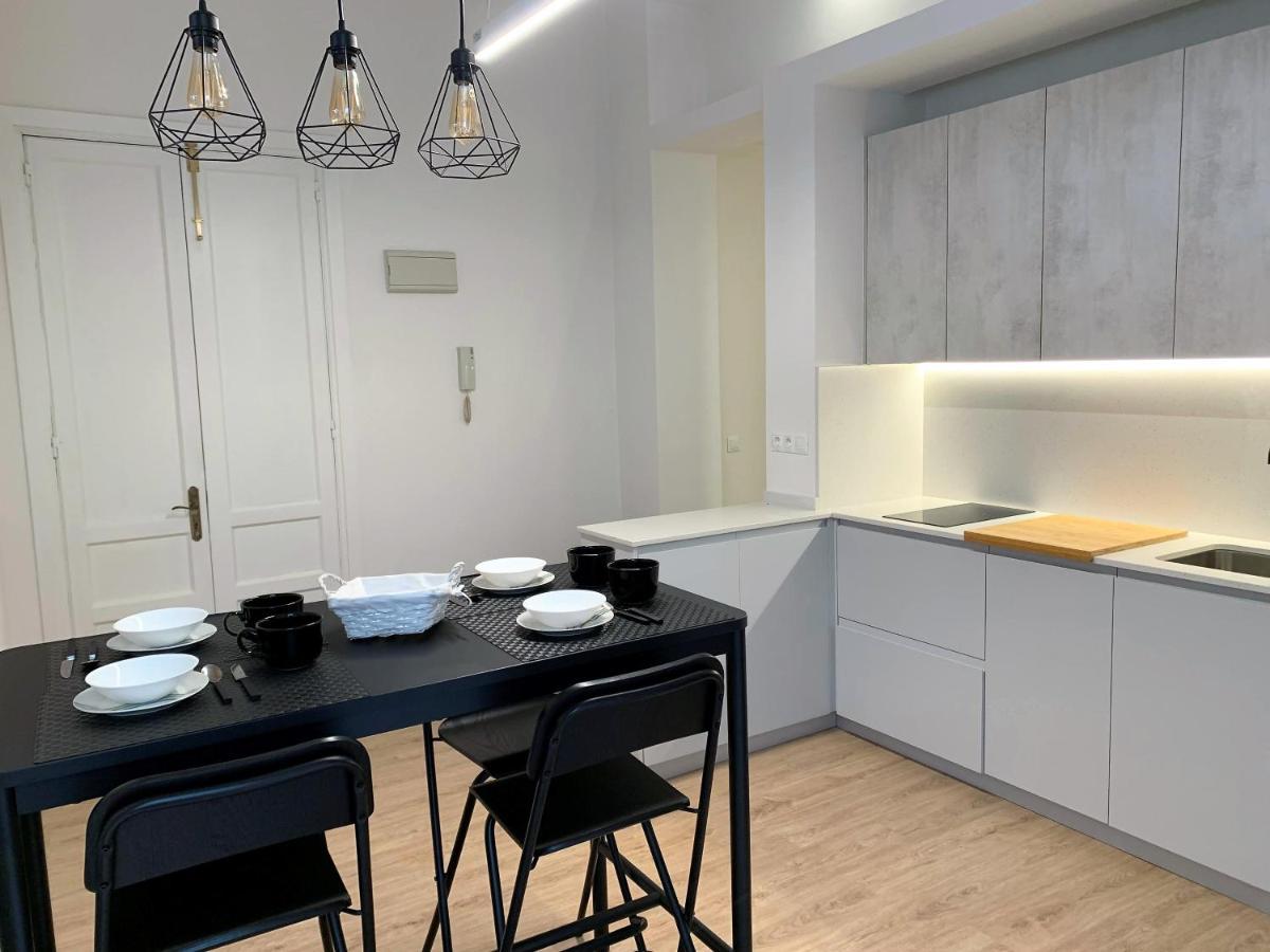 Apartamento Duplex Planta Baja Con Aparcamiento Gratuito En Palacio De Mijares Apartment Лянес Екстериор снимка